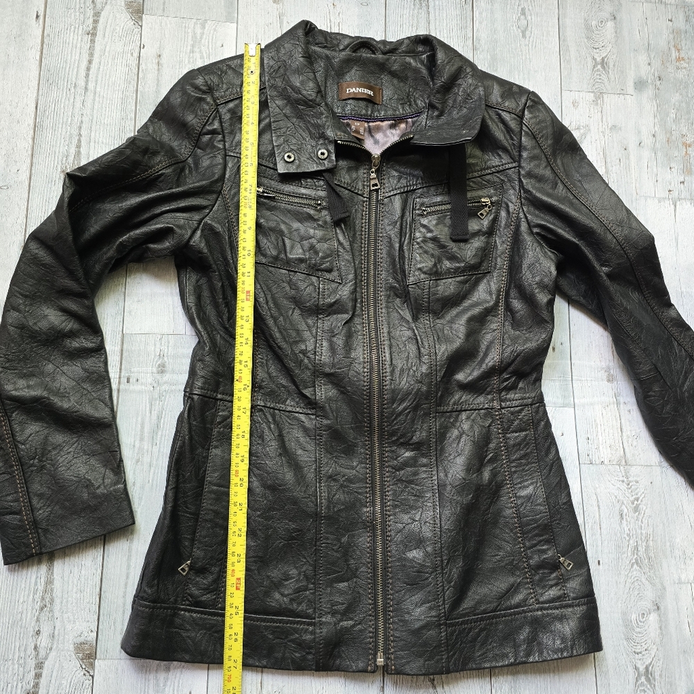 Danier Wrinkled Texture Black Leather Jacket Womens Small - Picture 15 of 16